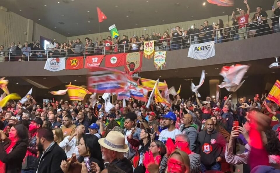 Geraldo Alckmin participa de ato em Curitiba e fala sobre crescimento da campanha de Lula
