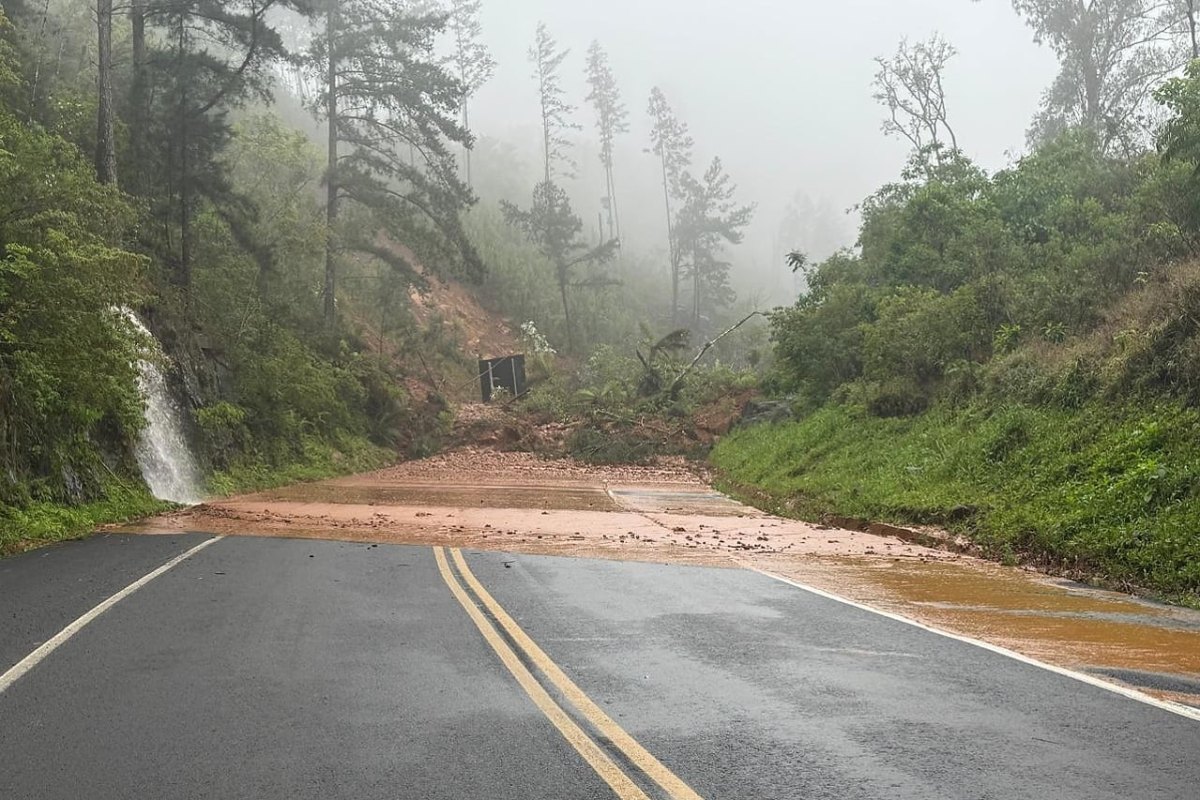 Chuva interdita rodovias no Paraná