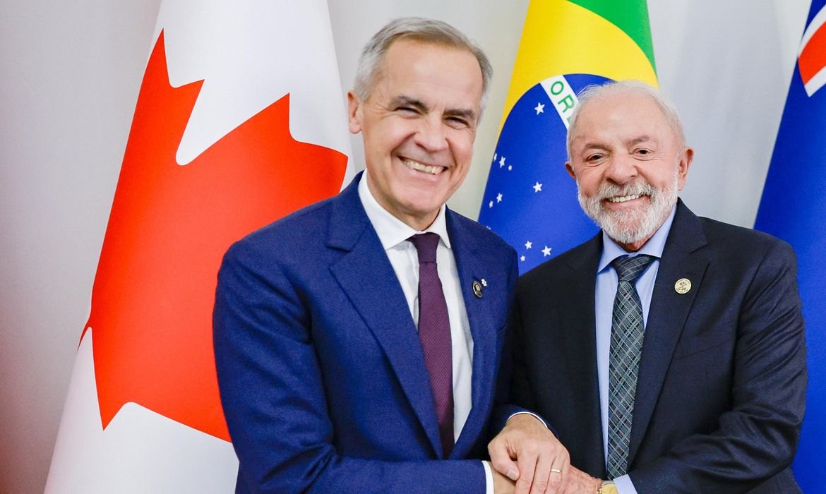 Mark Carney parabeniza Lula pela reeleição no Brasil