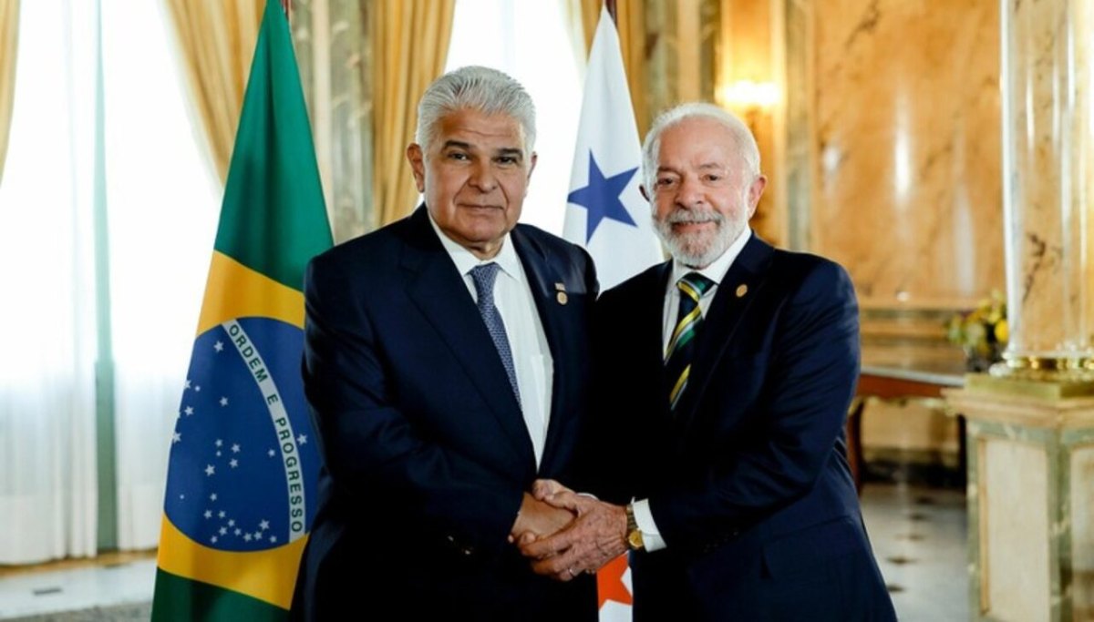 Presidente do Panamá felicita Lula pela reeleição