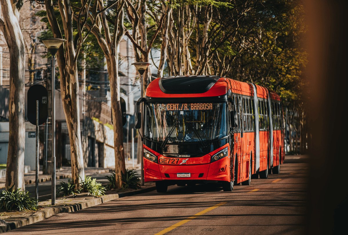 Transporte coletivo sustenta funcionamento de serviços essenciais de Curitiba