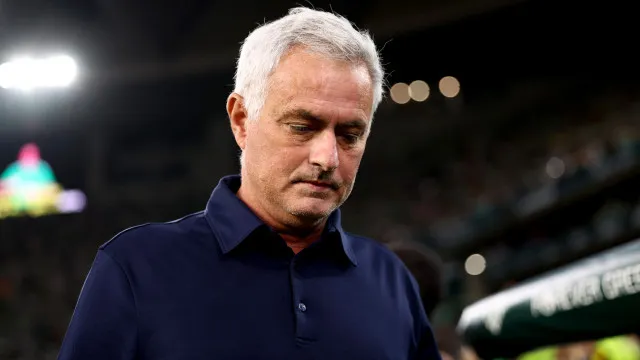 Jornalista espanhol critica José Mourinho e o chama de “treinador ultrapassado”