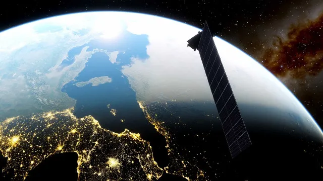 Satélite espião dos EUA se fragmenta em órbita baixa