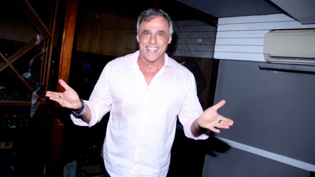 Oscar Magrini recebe indenização de R$ 50 mil por uso indevido de imagem
