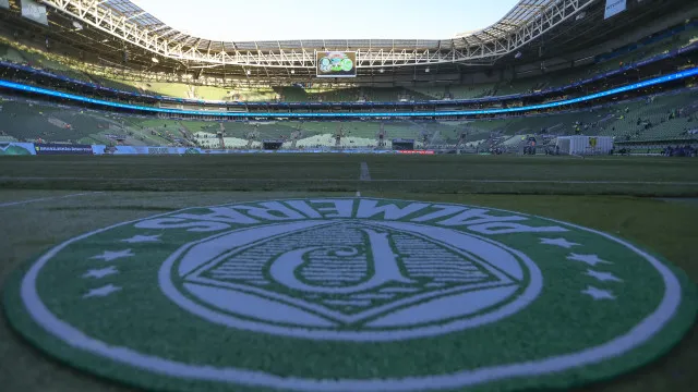 Palmeiras e Corinthians se enfrentam com objetivos opostos no Brasileirão