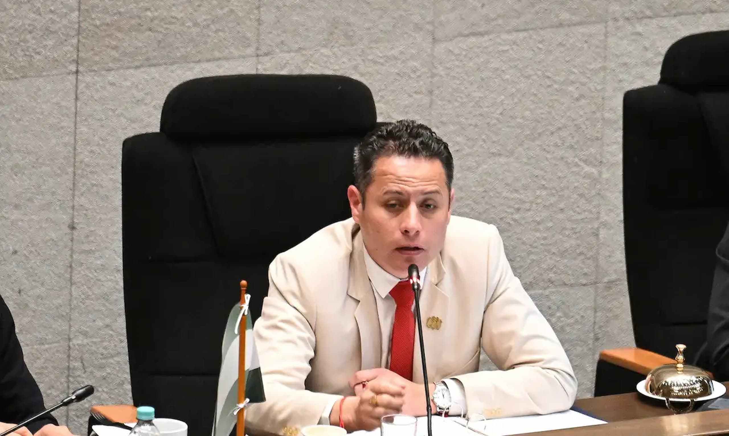 Vice-presidente da Bolívia acusa governo de tramar sua prisão e teme pela vida