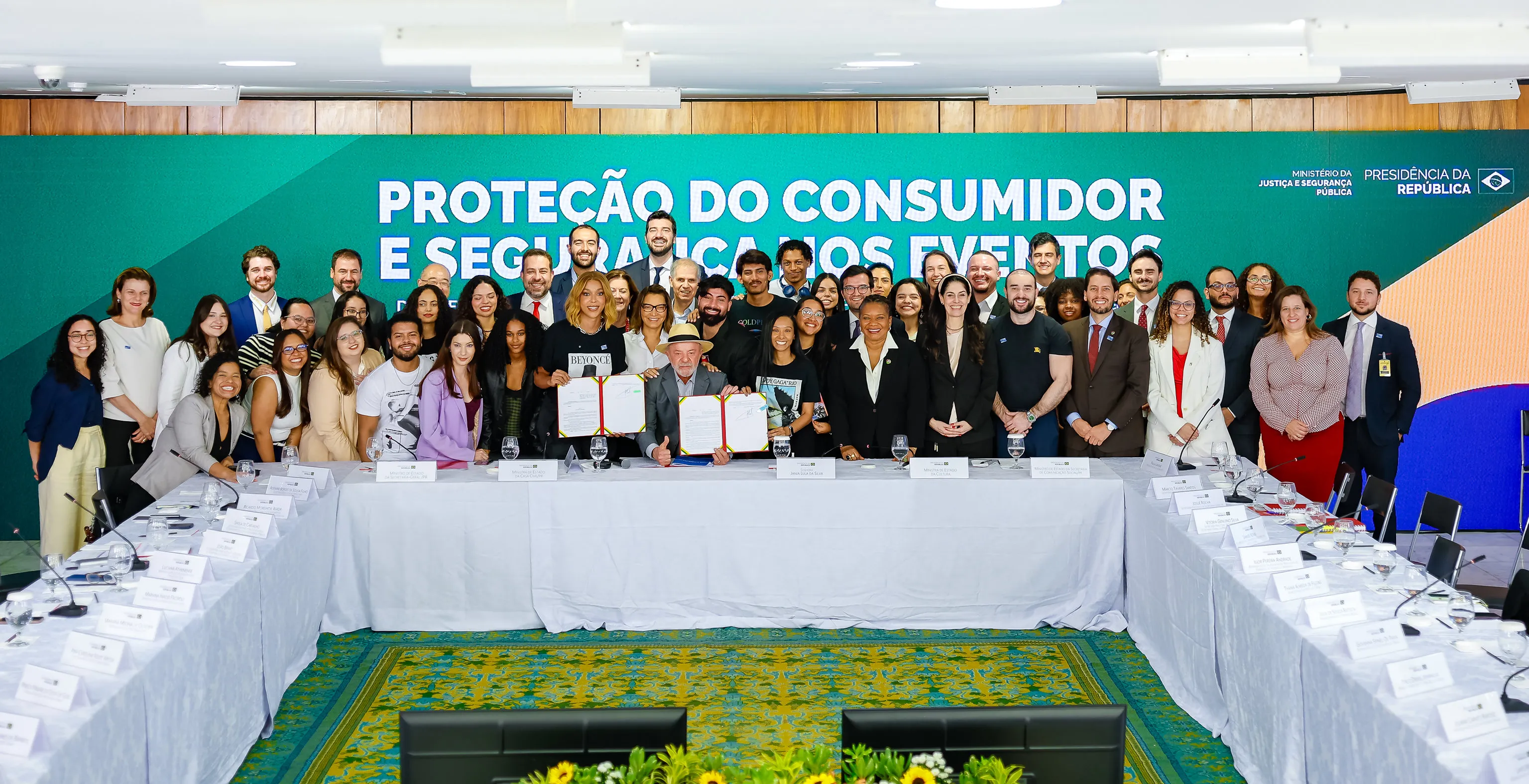 Lula assina decretos com novas regras para venda de ingressos de shows e eventos