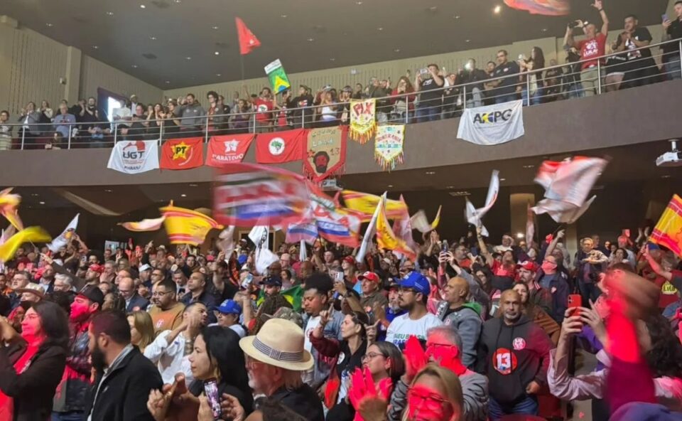 Geraldo Alckmin participa de ato em Curitiba e fala sobre crescimento da campanha de Lula