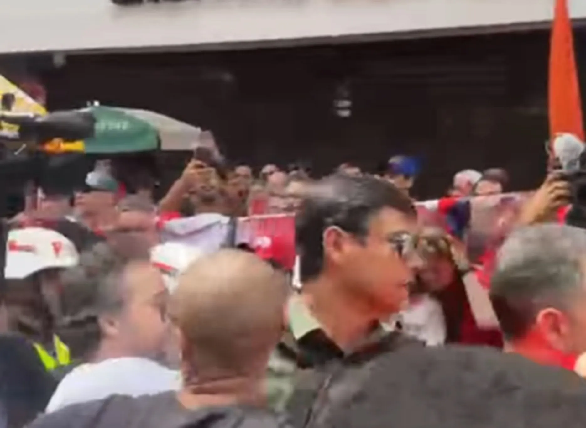 PM atua para liberar Avenida Paulista antes de ato de campanha de Lula