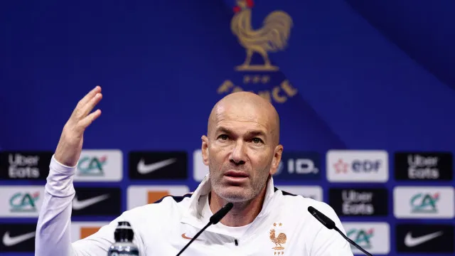 Zidane defende Cristiano Ronaldo em meio à polêmica de saída da seleção