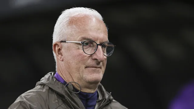 Dorival Júnior critica estrutura do São Paulo e diz ser um dos trabalhos mais complicados da carreira