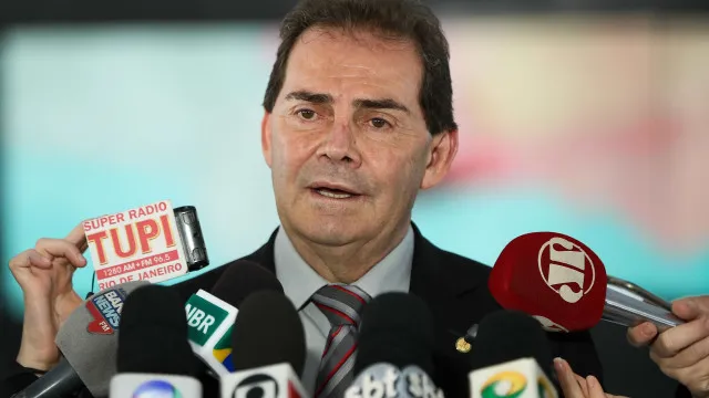 Paulinho da Força protocola pedidos de impeachment de três ministros do STF