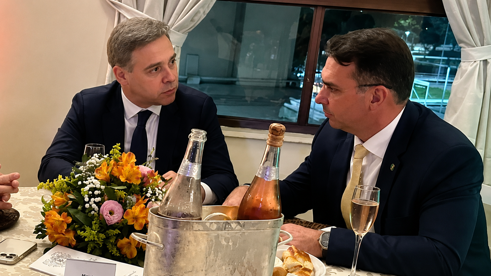 Análise política aponta paralelos em atuação de ministro do STF com 'juízes de gramado sintético'