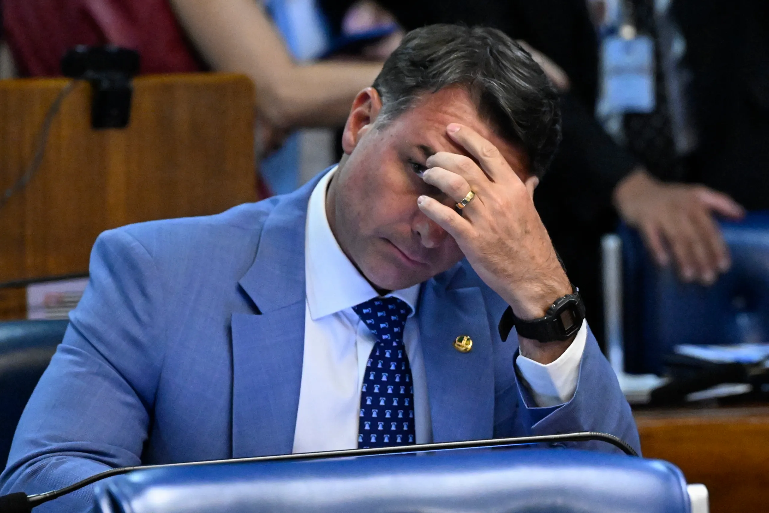 pt pede ao stf investigação sobre suposta ajuda dos eua a flávio bolsonaro
