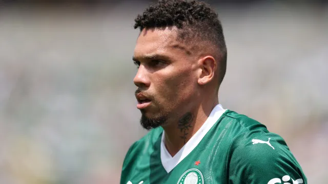 Paulinho avança em recuperação e inicia transição física no Palmeiras