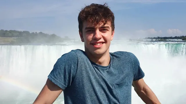 Ex-ator mirim morre após ataque de tigre em parque na Inglaterra