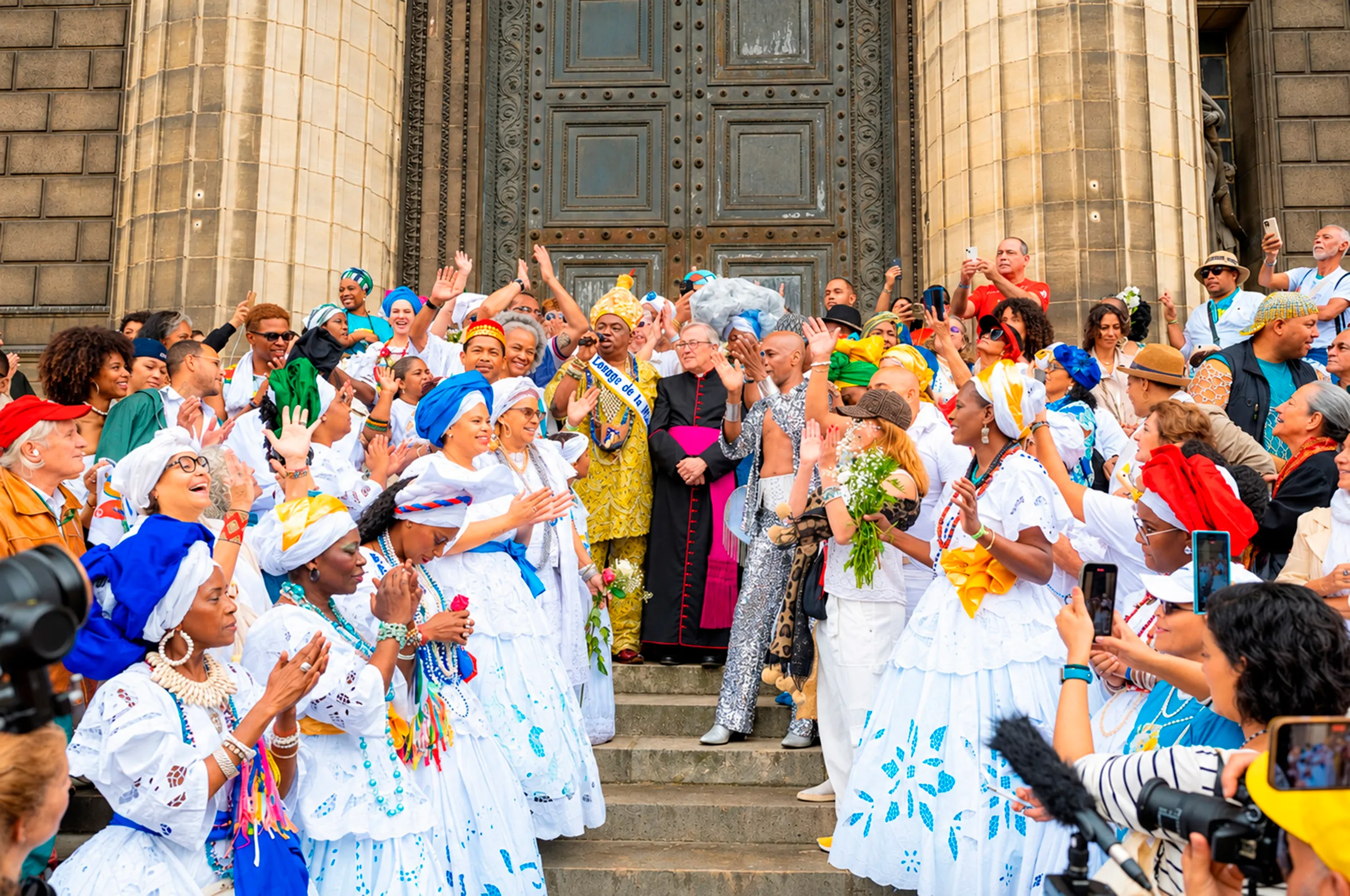 Igreja de La Madeleine impede lavagem de escadarias em evento afro-brasileiro em Paris