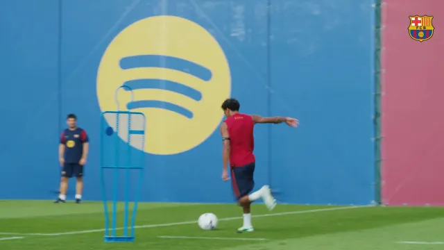 Jogada de Yamal e Adeyemi viraliza em treino do Barcelona