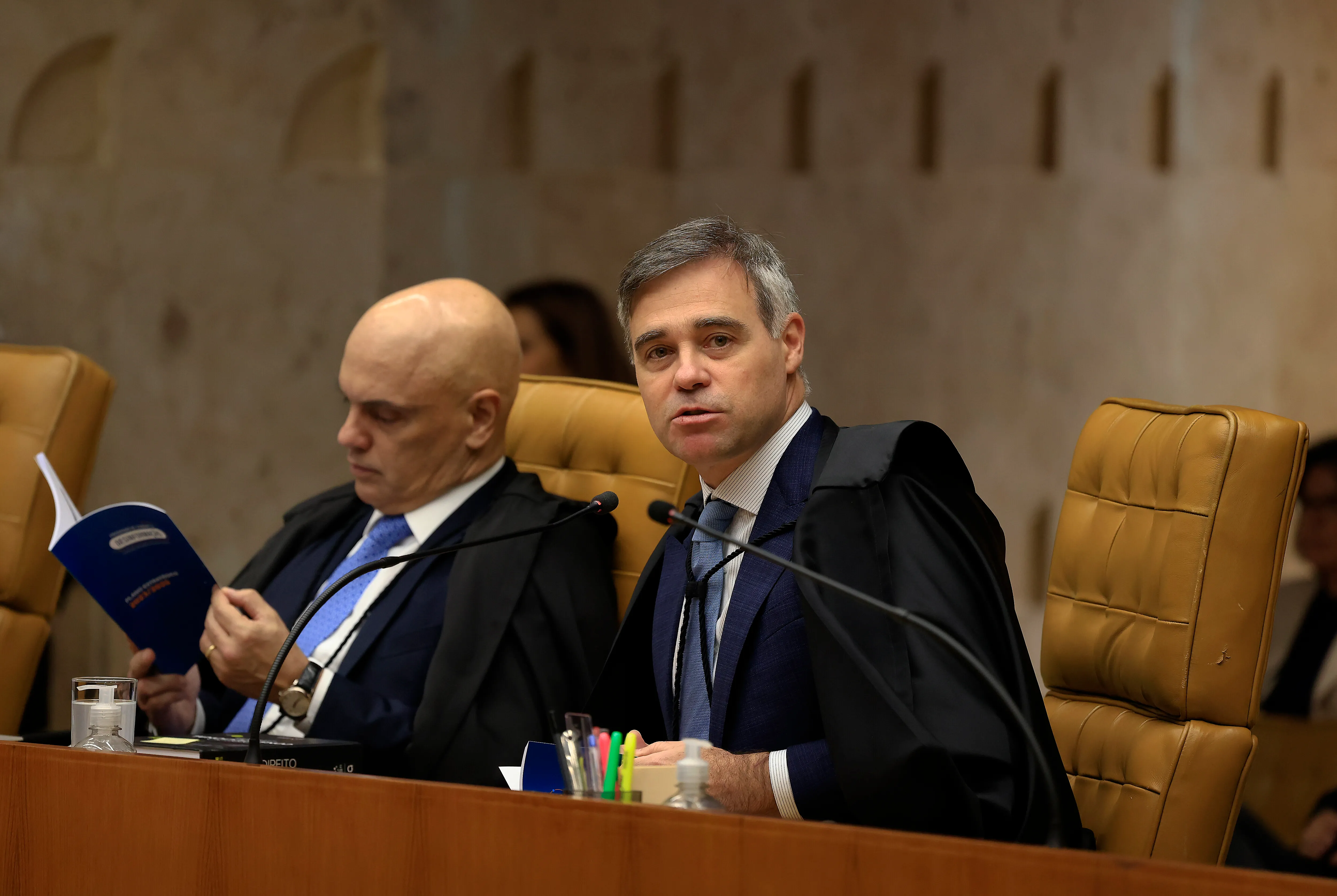 Crise institucional abala Brasília com afastamento de diretor da PF