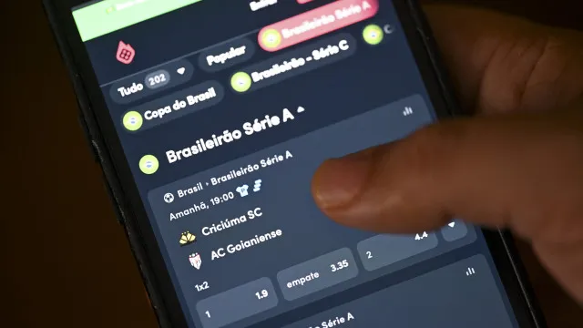 Governo bloqueia 506 sites de apostas irregulares no Brasil