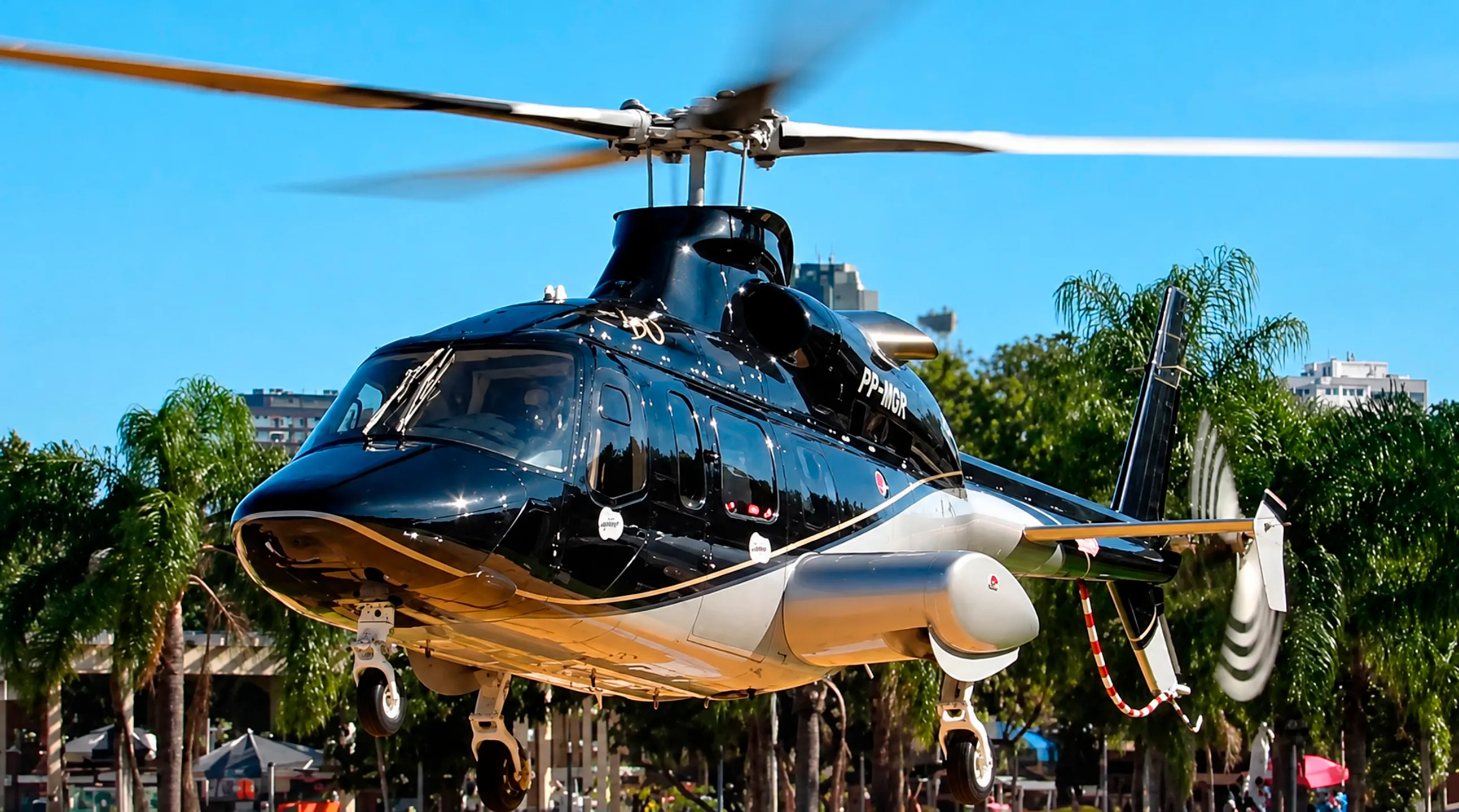 Helicóptero de Rick, da dupla Rick e Renner, desaparece em Santa Catarina