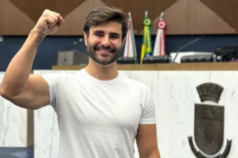 Deputado eleito Pedro Rousseff sofre acidente de carro a caminho de São Paulo