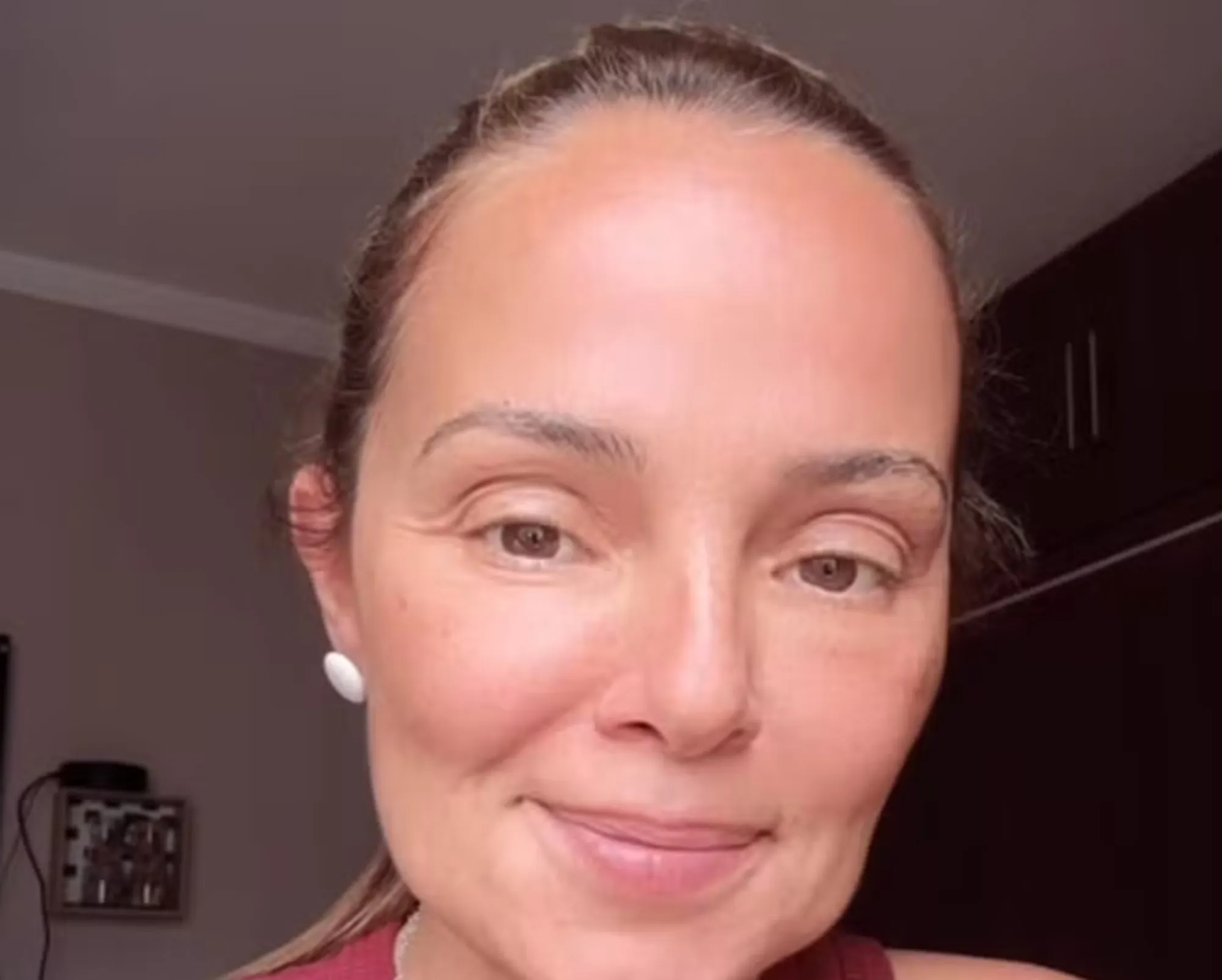 Influenciadora digital conhecida como 'Esquerdogata' é condenada por injúria racial e desacato