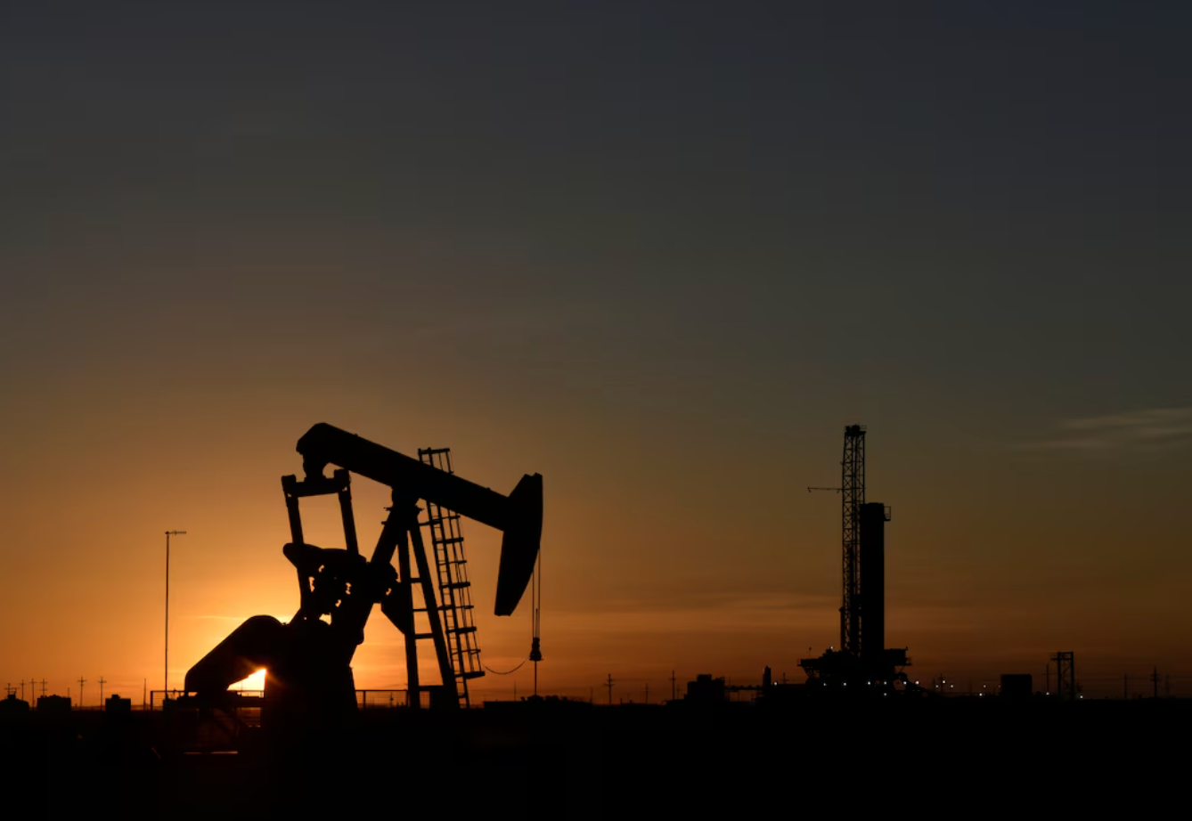 Preços do petróleo variam após ataques de houthis a instalações sauditas