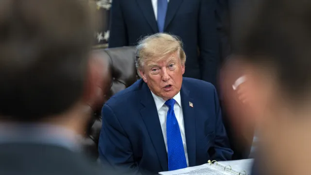 Estados Unidos revoga proteção de alunos LGBTI contra discriminação