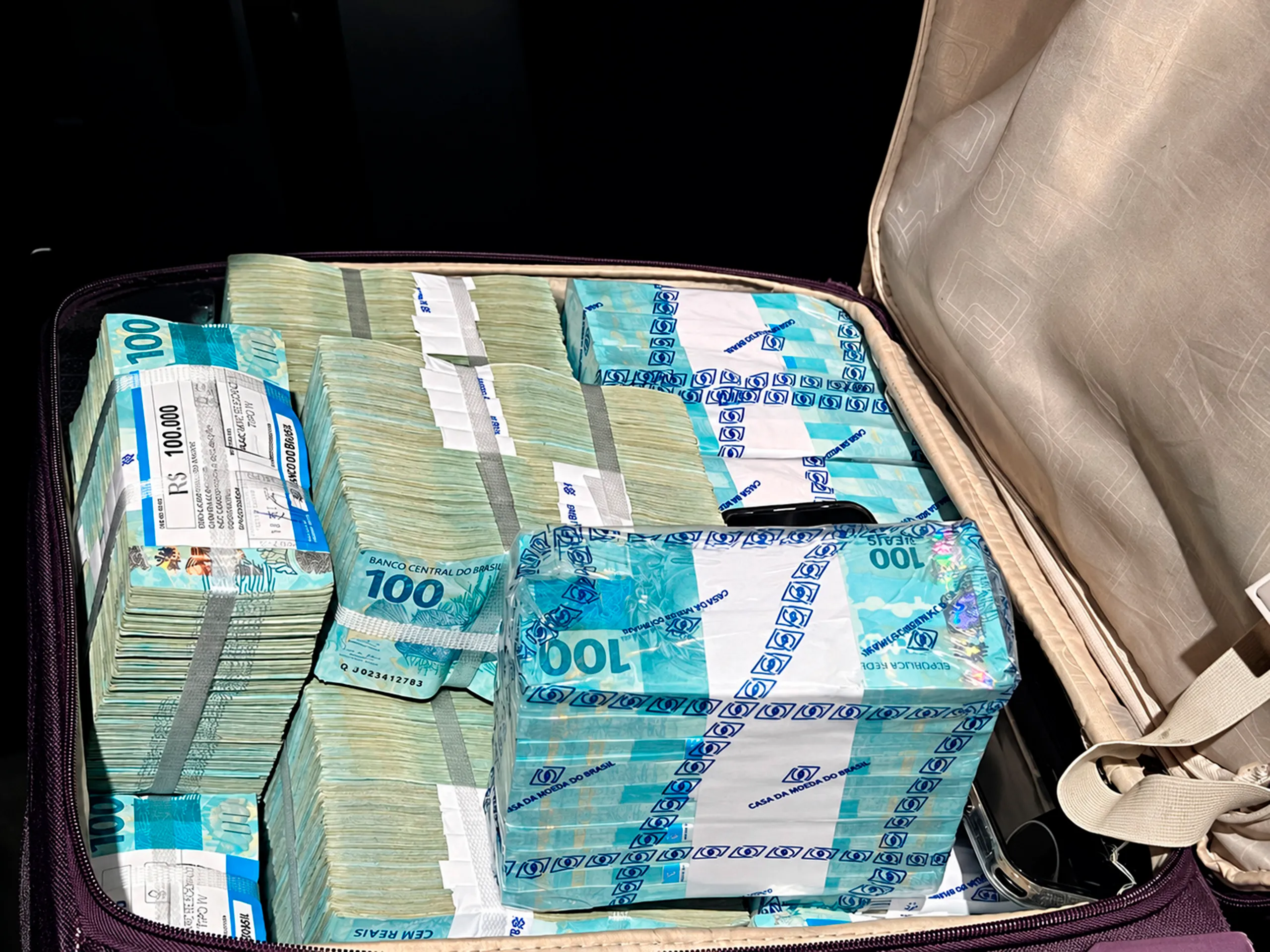 Polícia prende funcionários da Ceilurb com R$ 2 milhões em Maceió