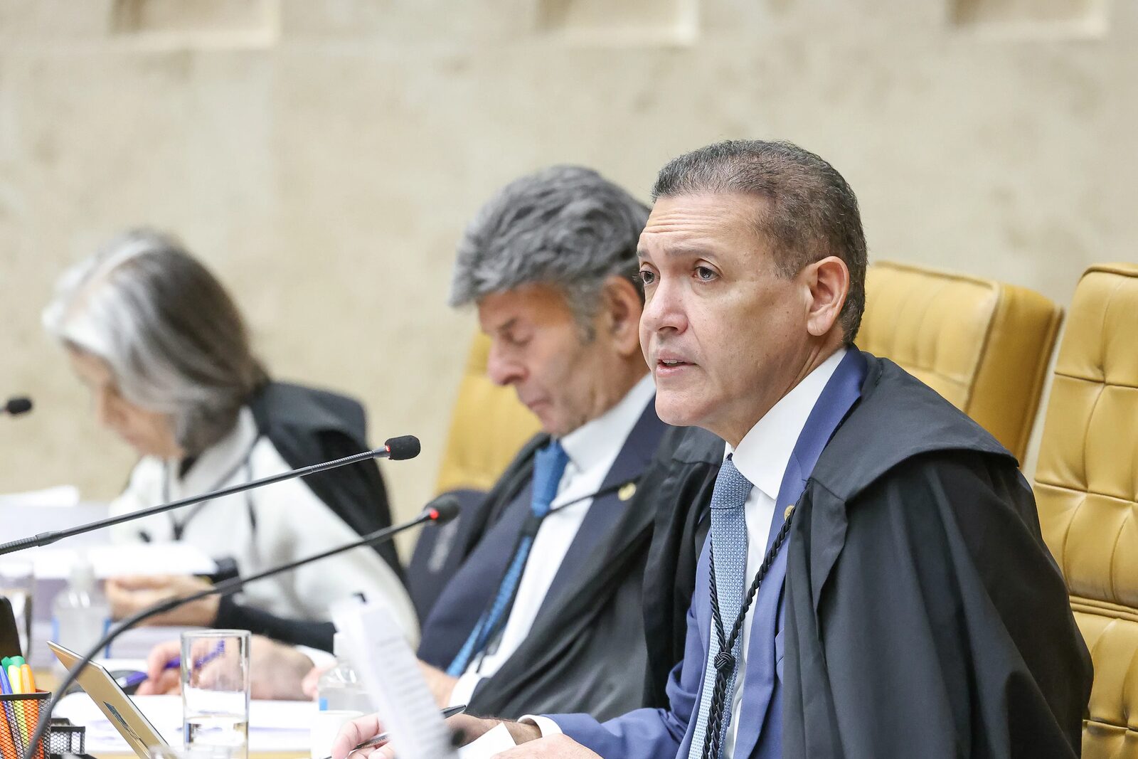 Ministros do TSE e STF criticam decisões de Nunes Marques no segundo turno das eleições