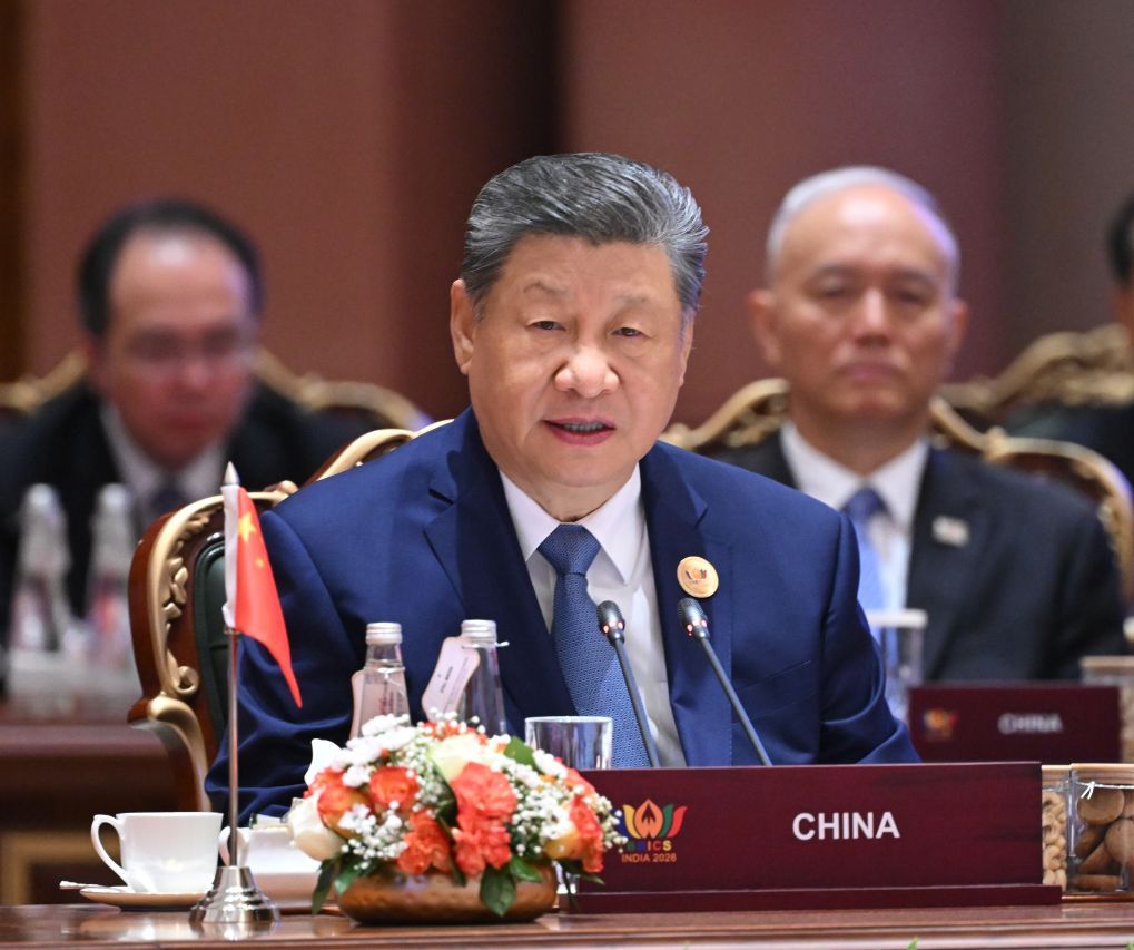 Xi Jinping defende expansão da manufatura avançada e controle de cadeias industriais na China