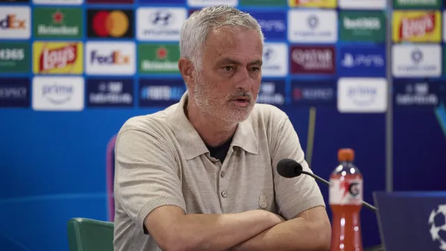 Mourinho critica suspensão de Vini Jr. antes de jogo da Liga dos Campeões
