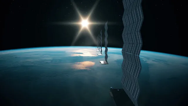 Uma antena parabólica em um telhado, recebendo sinais do espaço, com luzes da cidade ao fundo.