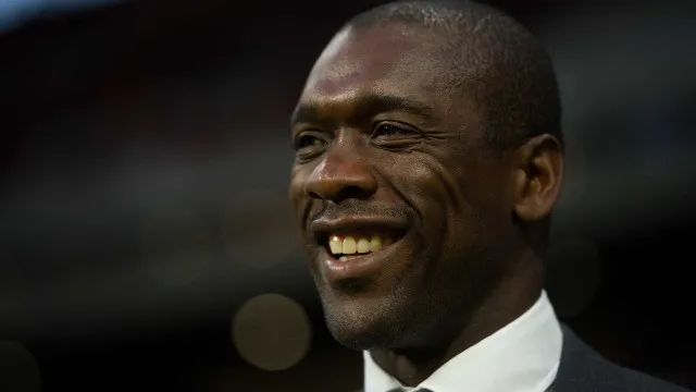Visto de trabalho adia estreia de Seedorf como técnico do Corinthians
