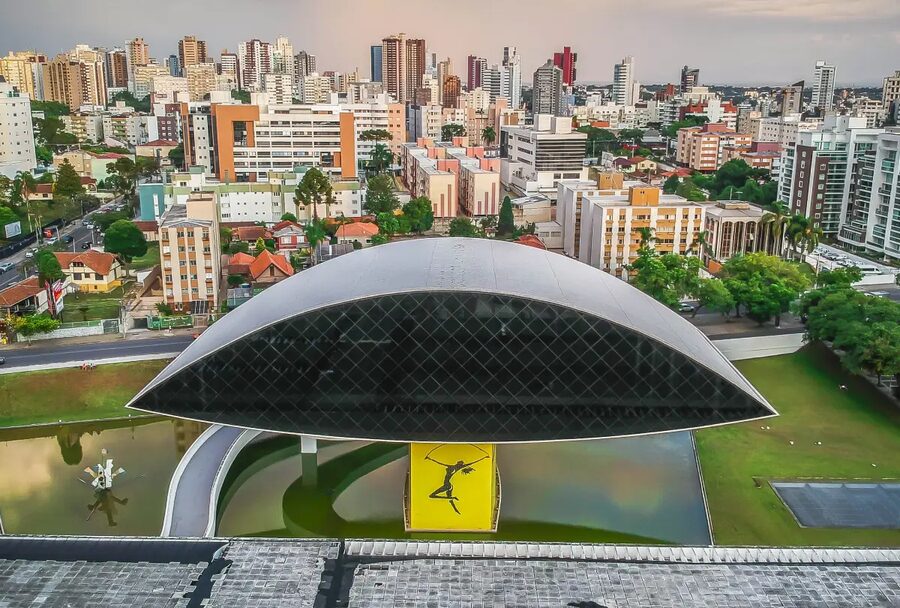 Feriado de Nossa Senhora Aparecida: o que abre e fecha em Curitiba