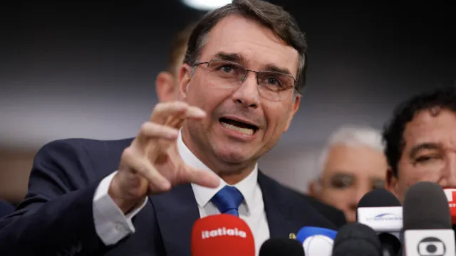 Políticos citados na investigação do caso Master conseguem se eleger