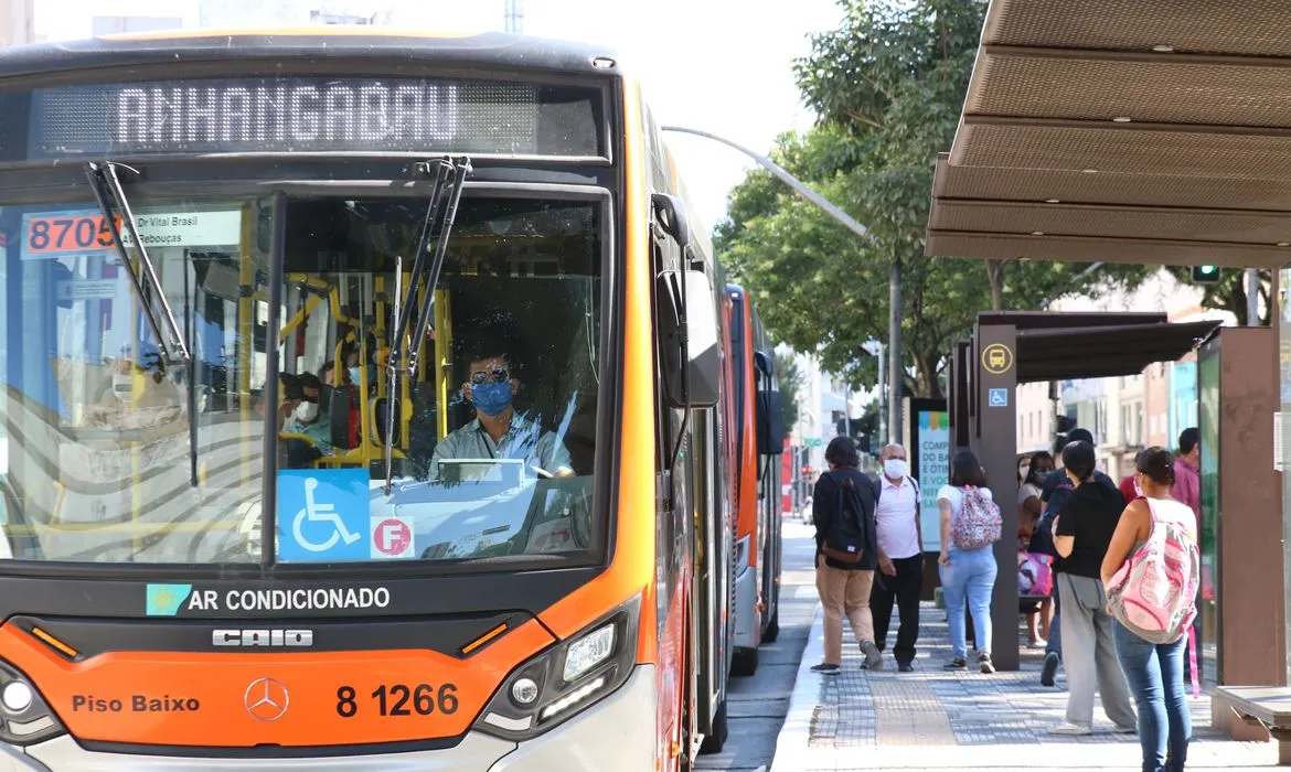 PCC controla 12 empresas de ônibus em São Paulo, revela Ministério Público