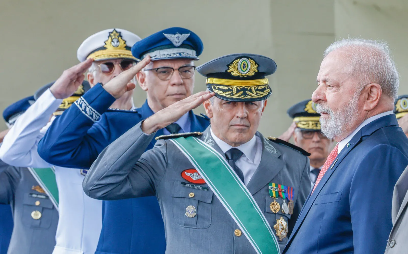 Lula prepara renovação na cúpula das Forças Armadas