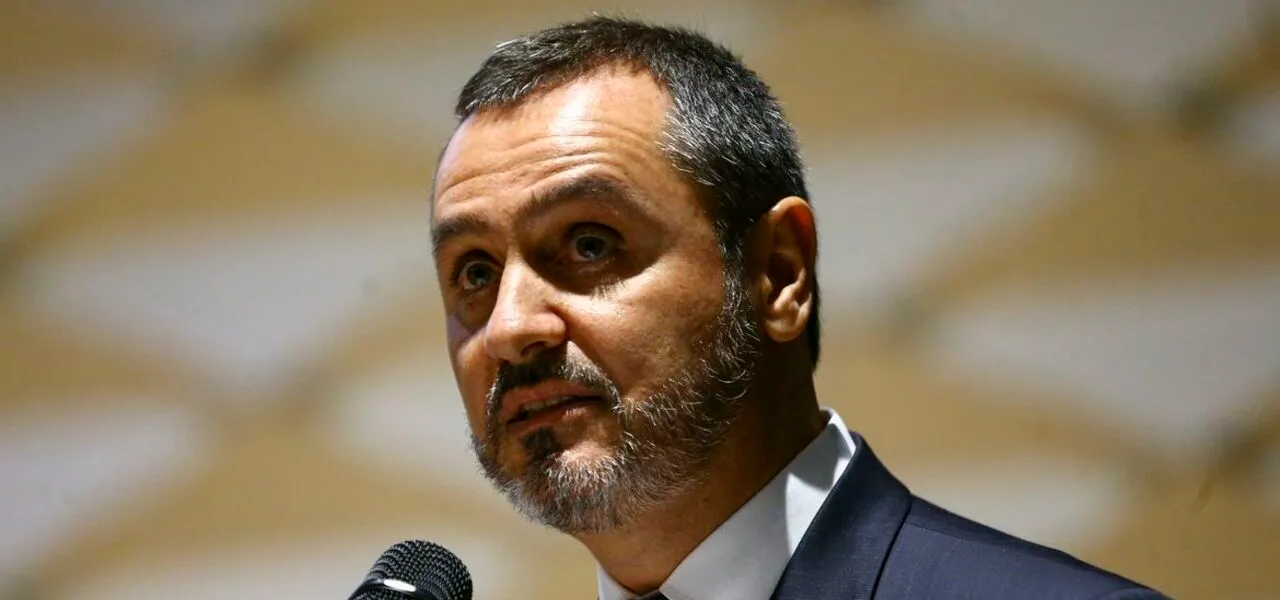 Oposição pede prisão e exoneração de Andrei Rodrigues após afastamento da cúpula da PF