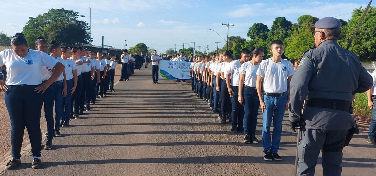 minas discute fim da militarização escolar em meio a disputa política