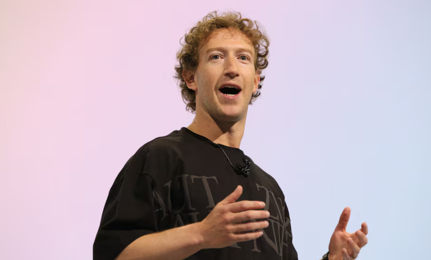 Mark Zuckerberg defende avanço individual na segurança da IA, contrariando rivais