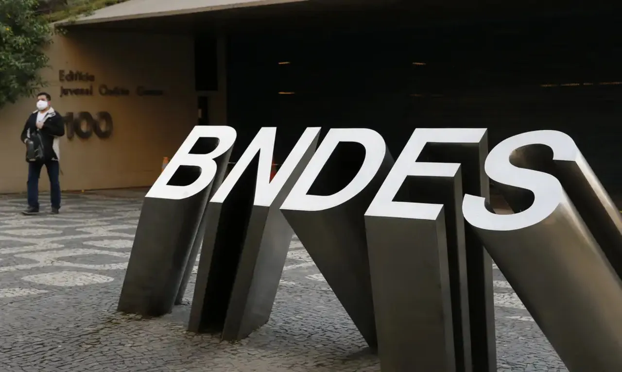 BNDES nega linha de crédito a clubes de futebol diante de MP sobre bets