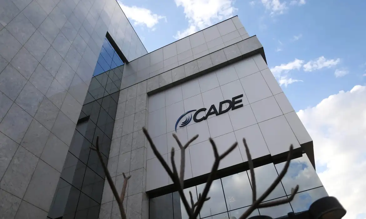 Cade julgará parceria entre Amazon e Anthropic para IA generativa