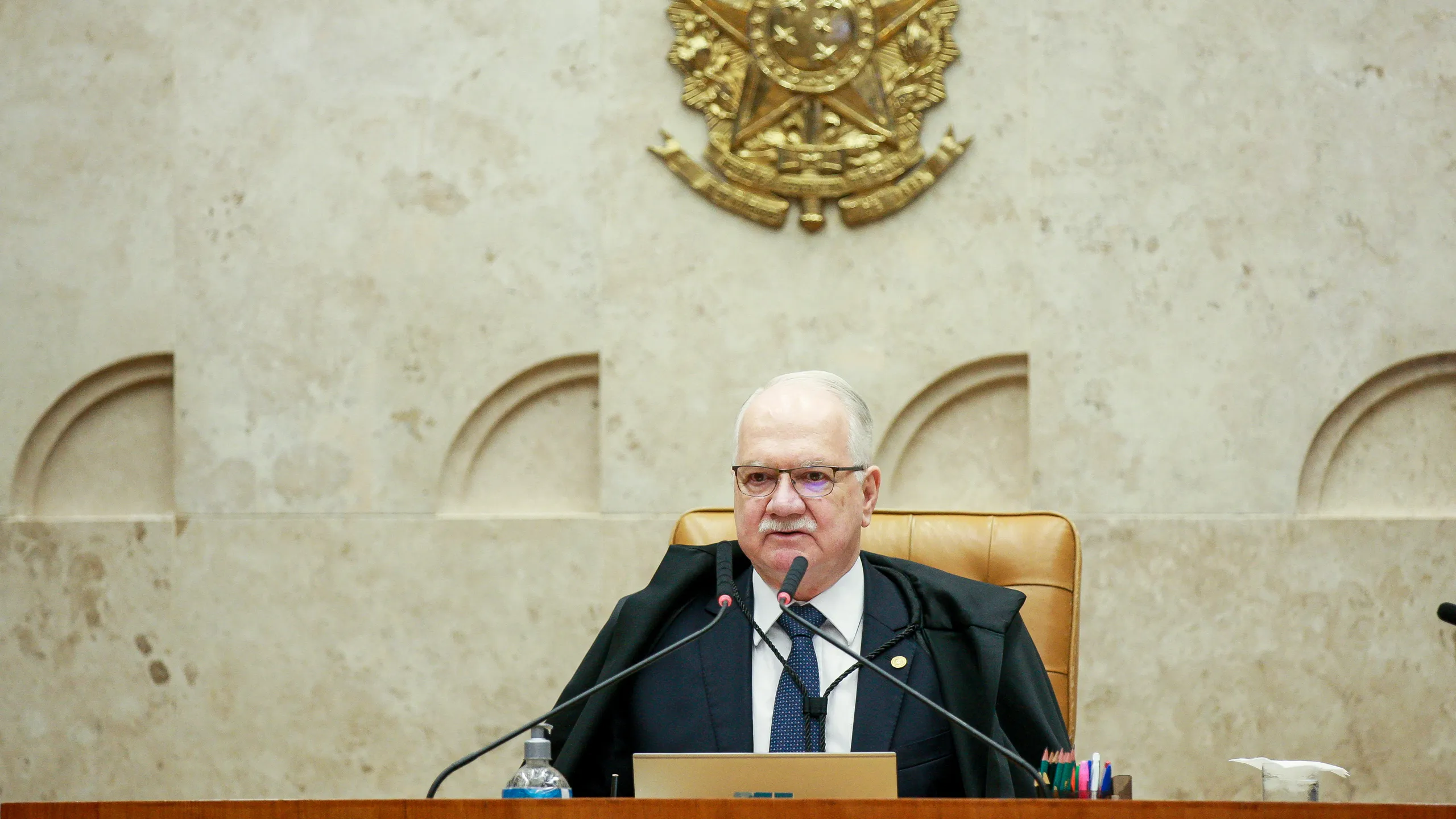 AGU vê restauração institucional após decisão de Fachin sobre PF; Ministério da Justiça defende autonomia