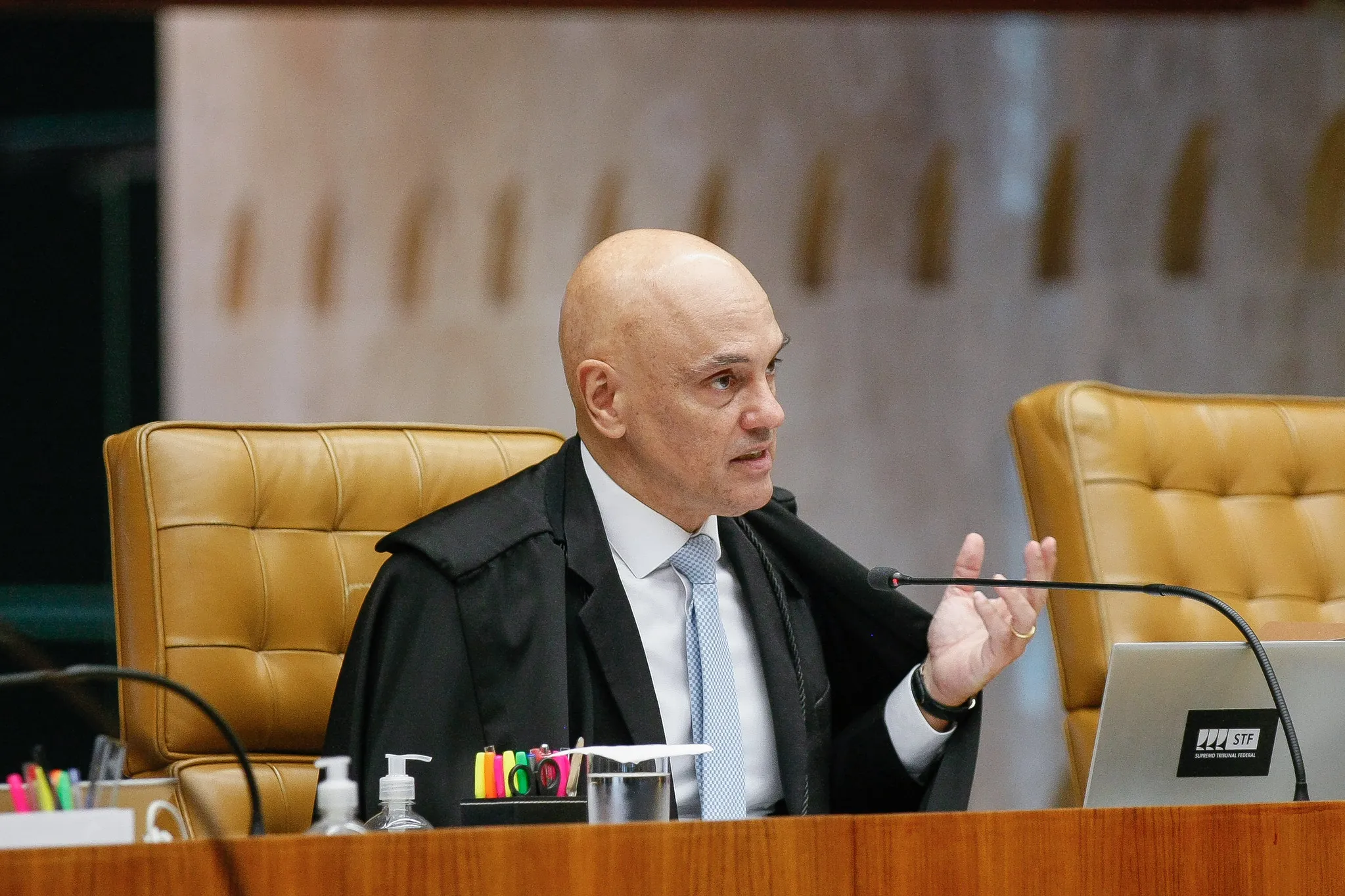 Caso Moraes: críticas nas redes migram para corrupção, mas apoio a impeachment não cresce