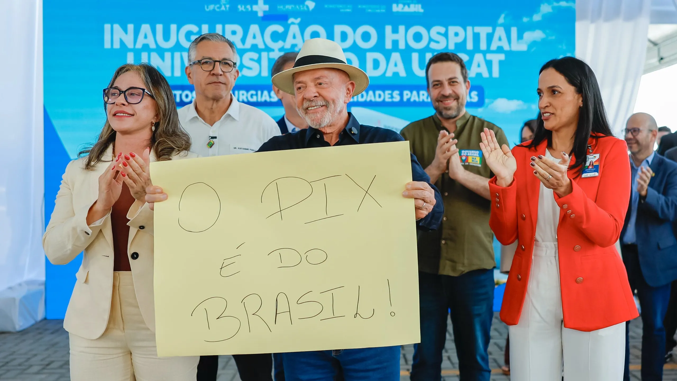 Lula ironiza e sugere a Trump adoção do Pix nos EUA