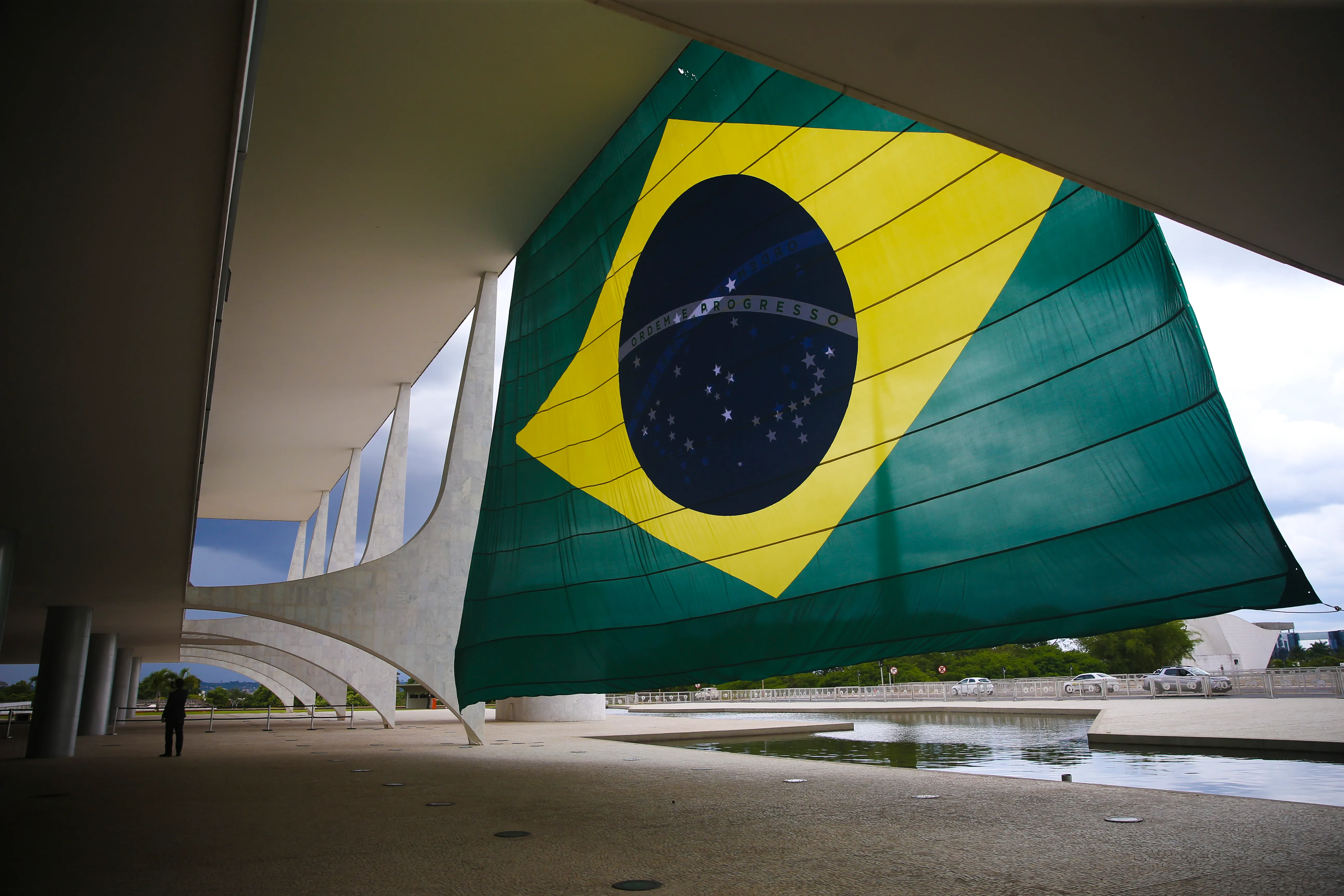 A 'Noite da Agonia' e as classes sociais: um olhar sobre a crise política no Brasil