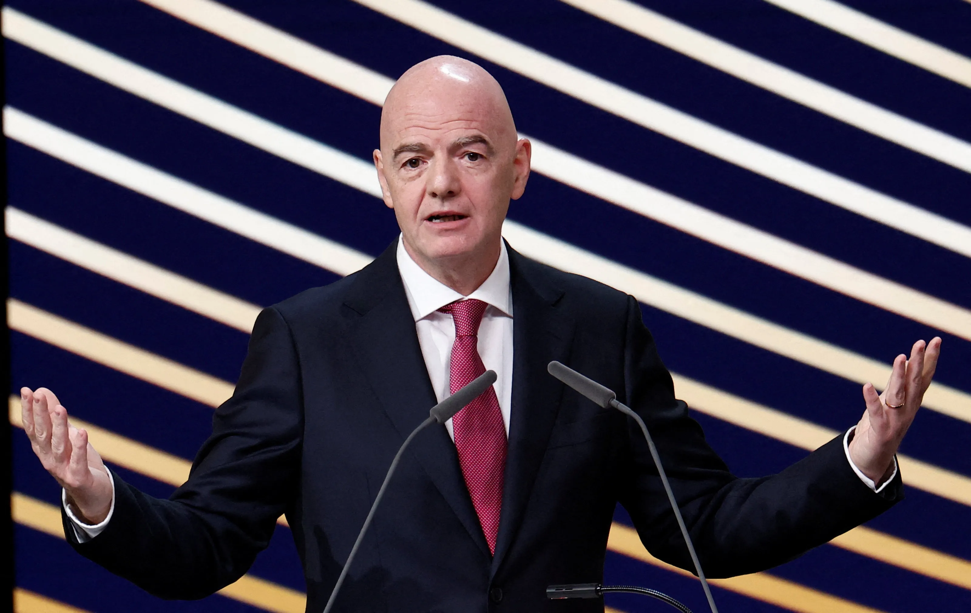 Gianni Infantino mantém candidatura à reeleição na FIFA para 2027