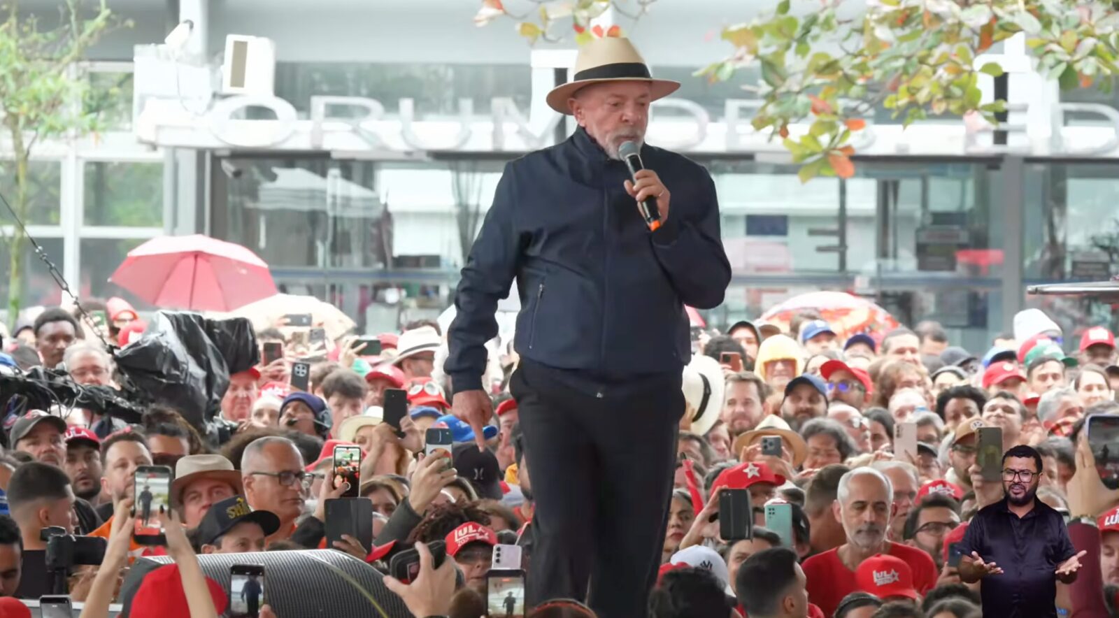 Lula defende tecnologia nacional e investimentos em Florianópolis